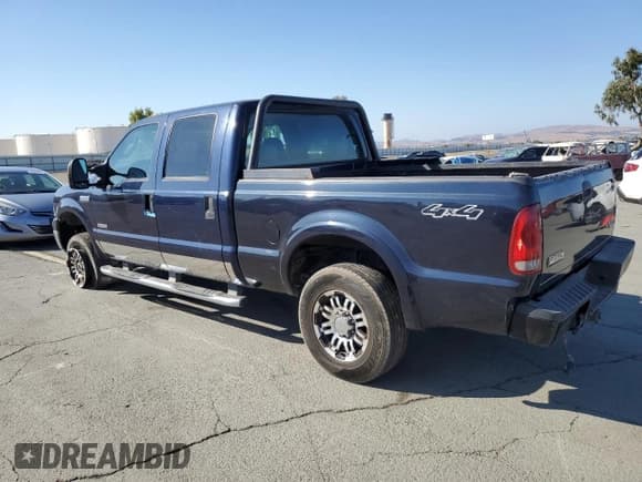 ✅ 2005 Ford F-250 XL • VIN: 1FTSW21PX5ED20449 • Lot: 81869695. Listed on Copart with 201,935 mi. Free auction sales archive from the USA and detailed vehicle history report at DreamBid. Image 2.