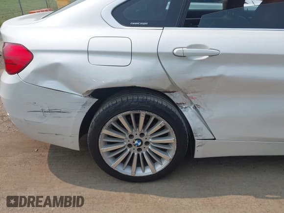 ✅ 2015 BMW 4 Series 428i xDrive • VIN: WBA4A7C51FD415440 • Lot: 42378459. Listed on IAAI with 116,445 mi. Free auction sales archive from the USA and detailed vehicle history report at DreamBid. Image 6.