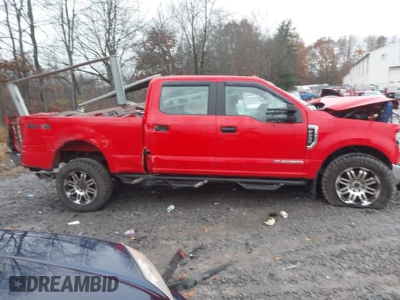 ✅ 2019 Ford F-250 XL • VIN: 1FT7W2BT3KEG84712 • Lot: 43612469. Listed on IAAI with 139,555 mi. Free auction sales archive from the USA and detailed vehicle history report at DreamBid. Image 14.