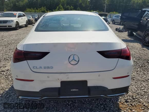 2025 Mercedes-Benz CLA 250 с VIN W1K5J4GB2SN498697, выставлен на аукционе Copart как лот 68596145 с пробегом 11 110 миль миль и Списание • Salvage title. История ставок и продаж доступна на DreamBid. Изображение 6.