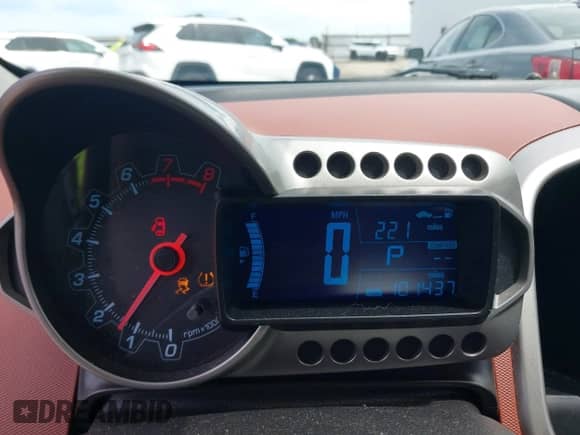 2015 Chevrolet Sonic LT z VIN 1G1JC6SB0F4157826, wystawiony jako IAAI lot #42503574 z przebiegiem 101 437 mil mil oraz . Historia ofert i sprzedaży dostępna na DreamBid. Obrazek 7.