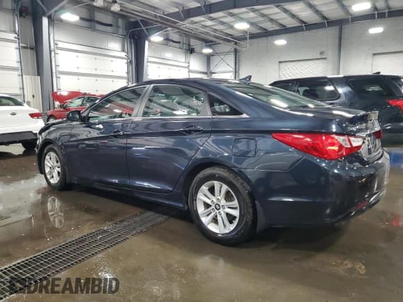 ✅ 2011 Hyundai Sonata GLS • VIN: 5NPEB4AC0BH164242 • Lot: 72160984. Listed on Copart with 84,311 mi. Free auction sales archive from the USA and detailed vehicle history report at DreamBid. Image 2.