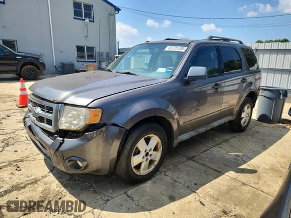 ✅ 2010 Ford Escape XLT • VIN: 1FMCU9D75AKA30609 • Lot: 65725785. Wystawiony na Copart z przebiegiem 706 661 mil. Bezpłatny archiwum sprzedaży aukcyjnych z USA i szczegółowy raport historii pojazdu na DreamBid. Zdjęcie 1.
