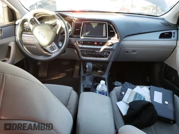 ✅ 2018 Hyundai Sonata SE • VIN: 5NPE24AF5JH611902 • Lot: 43055603. Listed on Copart with 63,147 mi. Free auction sales archive from the USA and detailed vehicle history report at DreamBid. Image 8.