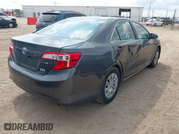 2012 Toyota Camry XLE z VIN 4T1BD1FK9CU019103, wystawiony jako IAAI lot #42984668 z przebiegiem 228 607 mil mil oraz . Historia ofert i sprzedaży dostępna na DreamBid. Obrazek 4.