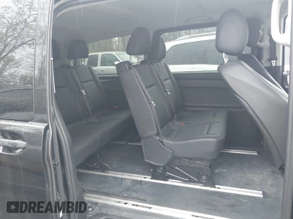 ✅ 2018 Mercedes-Benz Metris Passenger • VIN: WD4PG2EE6J3498379 • Lot: 42039931. Listed on IAAI with 62,776 mi. Free auction sales archive from the USA and detailed vehicle history report at DreamBid. Image 8.