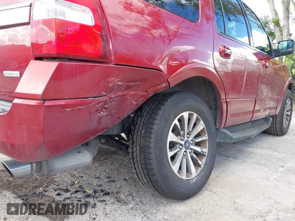 ✅ 2017 Ford Expedition XLT • VIN: 1FMJU1HTXHEA59547 • Lot: 43471692. Listed on IAAI with 190,095 mi. Free auction sales archive from the USA and detailed vehicle history report at DreamBid. Image 6.