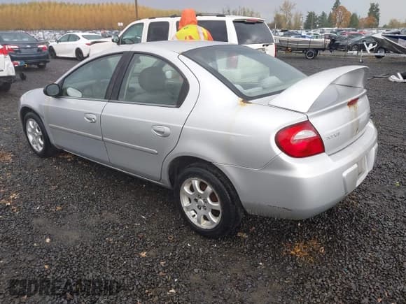 ✅ 2005 Dodge Neon SXT • VIN: 1B3ES56C95D171264 • Lot: 43615185. Wystawiony na IAAI z przebiegiem 240 039 mil. Bezpłatny archiwum sprzedaży aukcyjnych z USA i szczegółowy raport historii pojazdu na DreamBid. Zdjęcie 3.