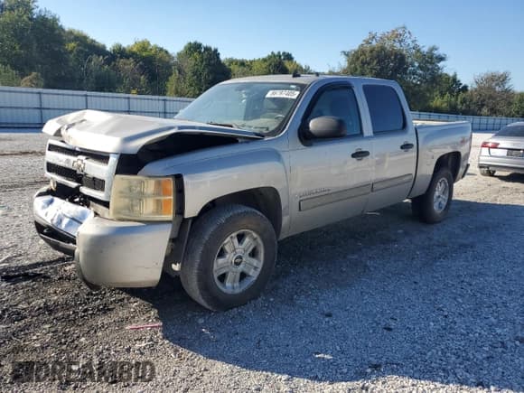 ✅ 2007 Chevrolet Silverado 1500 1LT • VIN: 3GCEK13MX7G525853 • Lot: 86797405. Wystawiony na Copart z przebiegiem 170 405 mil. Bezpłatny archiwum sprzedaży aukcyjnych z USA i szczegółowy raport historii pojazdu na DreamBid. Zdjęcie 1.
