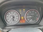 ✅ 2006 BMW 3 Series 325i • VIN: WBAVB13536PT26644 • Лот: 86480245. Опубликован ранее на Copart с пробегом 217 351 миль. Бесплатный доступ к архиву аукционных продаж из США и подробный отчёт об истории автомобиля на DreamBid. Изображение 9.