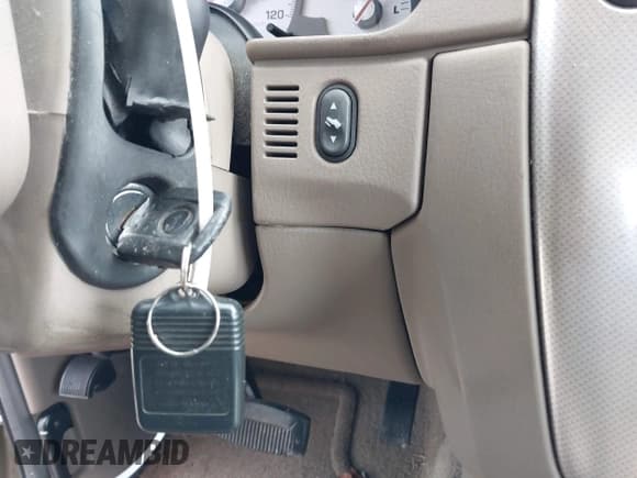 ✅ 2004 Mercury Mountaineer Convenience • VIN: 4M2DU86E34ZJ44757 • Lot: 43307111. Listed on IAAI with 174,335 mi. Free auction sales archive from the USA and detailed vehicle history report at DreamBid. Image 11.