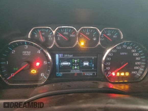 ✅ 2016 Chevrolet Silverado 2500HD LT • VIN: 1GC2KVEG1GZ158035 • Lot: 63641055. Wystawiony na Copart z przebiegiem 205 055 mil. Bezpłatny archiwum sprzedaży aukcyjnych z USA i szczegółowy raport historii pojazdu na DreamBid. Zdjęcie 9.