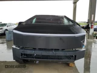 ✅ 2024 Tesla Cybertruck • VIN: 7G2CEHED2RA003418 • Лот: 83414924. Опубликован ранее на Copart с пробегом Не указан. Бесплатный доступ к архиву аукционных продаж из США и подробный отчёт об истории автомобиля на DreamBid. Изображение 5.