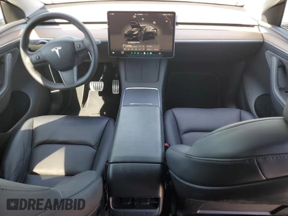 ✅ 2024 Tesla Model Y Performance • VIN: 7SAYGDEF5RF085454 • Lot: 85517335. Listed on Copart with 59,806 mi. Free auction sales archive from the USA and detailed vehicle history report at DreamBid. Image 8.