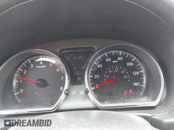 ✅ 2018 Nissan Versa S Plus • VIN: 3N1CN7AP9JL871392 • Lot: 42462278. Wystawiony na IAAI z przebiegiem 71 351 mil. Bezpłatny archiwum sprzedaży aukcyjnych z USA i szczegółowy raport historii pojazdu na DreamBid. Zdjęcie 7.