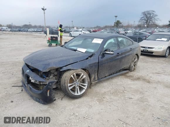 ✅ 2018 BMW 4 Series 430i xDrive • VIN: WBA4J3C59JBL04275 • Lot: 42006768. Wystawiony na IAAI z przebiegiem 59 437 mil. Bezpłatny archiwum sprzedaży aukcyjnych z USA i szczegółowy raport historii pojazdu na DreamBid. Zdjęcie 19.