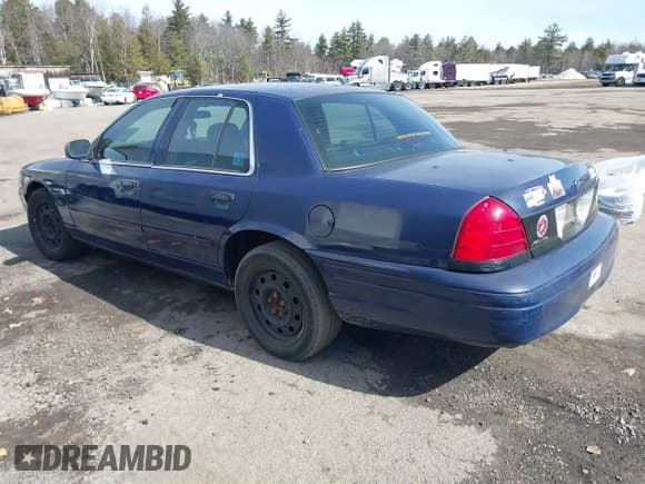 ✅ 2007 Ford Police Interceptor • VIN: 2FAHP71W87X148120 • Lot: 41784973. Wystawiony na IAAI z przebiegiem Nie podano. Bezpłatny archiwum sprzedaży aukcyjnych z USA i szczegółowy raport historii pojazdu na DreamBid. Zdjęcie 3.