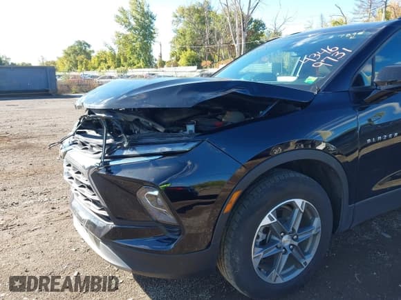 ✅ 2023 Chevrolet Blazer LT • VIN: 3GNKBCR4XPS117895 • Lot: 43469731. Listed on IAAI with 33,196 mi. Free auction sales archive from the USA and detailed vehicle history report at DreamBid. Image 6.
