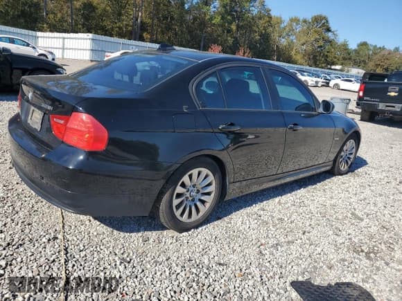 ✅ 2009 BMW 3 Series 328i • VIN: WBAPH57599NL77557 • Лот: 90646555. Опубликован ранее на Copart с пробегом 185 661 миль. Бесплатный доступ к архиву аукционных продаж из США и подробный отчёт об истории автомобиля на DreamBid. Изображение 3.