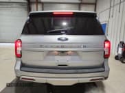 ✅ 2024 Ford Expedition XLT • VIN: 1FMJU1H84REA35578 • Lot: 90061285. Wystawiony na Copart z przebiegiem 52 407 mil. Bezpłatny archiwum sprzedaży aukcyjnych z USA i szczegółowy raport historii pojazdu na DreamBid. Zdjęcie 6.