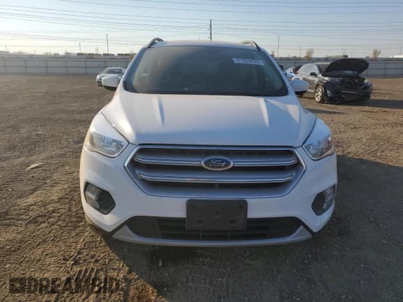 ✅ 2018 Ford Escape SE • VIN: 1FMCU9GD4JUB59107 • Lot: 91353235. Wystawiony na Copart z przebiegiem 43 529 mil. Bezpłatny archiwum sprzedaży aukcyjnych z USA i szczegółowy raport historii pojazdu na DreamBid. Zdjęcie 5.