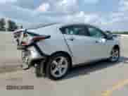 2017 Chevrolet Volt LT z VIN 1G1RA6S53HU104656, wystawiony jako Copart lot #55627913 z przebiegiem 108 446 mil mil oraz . Historia ofert i sprzedaży dostępna na DreamBid. Obrazek 3.