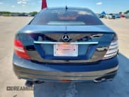 ✅ 2015 Mercedes-Benz C 250 • VIN: WDDGJ4HB6FG390035 • Lot: 71198395. Wystawiony na Copart z przebiegiem Nie podano. Bezpłatny archiwum sprzedaży aukcyjnych z USA i szczegółowy raport historii pojazdu na DreamBid. Zdjęcie 6.