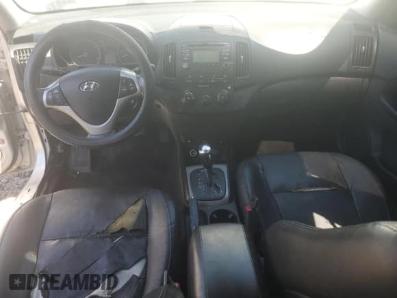 ✅ 2011 Hyundai Elantra SE • VIN: KMHDC8AEXBU117724 • Lot: 65082595. Listed on Copart with 151,558 mi. Free auction sales archive from the USA and detailed vehicle history report at DreamBid. Image 8.