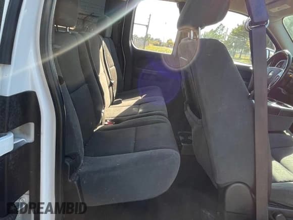 ✅ 2009 Chevrolet Silverado 1500 LT • VIN: 1GCEC29079Z177908 • Lot: 91870025. Wystawiony na Copart z przebiegiem 203 625 mil. Bezpłatny archiwum sprzedaży aukcyjnych z USA i szczegółowy raport historii pojazdu na DreamBid. Zdjęcie 6.