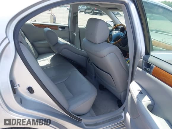 ✅ 2005 Lexus ES 350 • VIN: JTHBA30G855091452 • Lot: 42319400. Listed on IAAI with 150,035 mi. Free auction sales archive from the USA and detailed vehicle history report at DreamBid. Image 8.