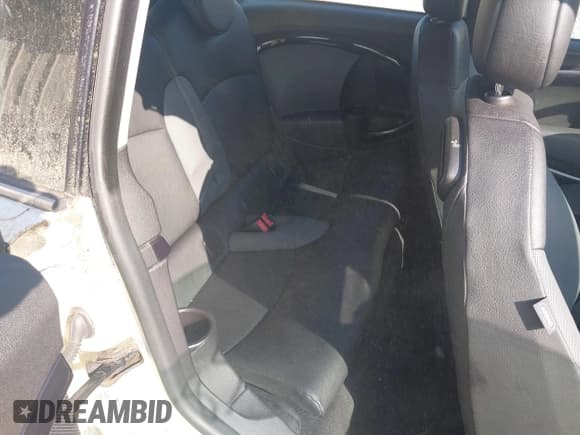 ✅ 2008 MINI Clubman • VIN: WMWML33508TJ46973 • Lot: 42977185. Wystawiony na IAAI z przebiegiem 146 011 mil. Bezpłatny archiwum sprzedaży aukcyjnych z USA i szczegółowy raport historii pojazdu na DreamBid. Zdjęcie 8.