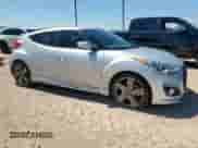 2015 Hyundai Veloster Turbo R-Spec z VIN KMHTC6AE5FU237176, wystawiony jako Copart lot #60752925 z przebiegiem 80 702 mil mil oraz Szkoda całkowita • Salvage title. Historia ofert i sprzedaży dostępna na DreamBid. Obrazek 4.