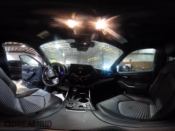 ✅ 2024 Toyota Highlander LE • VIN: 5TDKDRBH2RS528556 • Лот: 41428628. Опубликован ранее на IAAI с пробегом 12 935 миль. Бесплатный доступ к архиву аукционных продаж из США и подробный отчёт об истории автомобиля на DreamBid. Изображение 21.