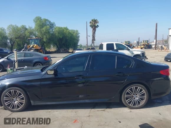✅ 2019 BMW 5 Series 540i • VIN: WBAJE5C58KWW28427 • Lot: 42853012. Listed on IAAI with 97,214 mi. Free auction sales archive from the USA and detailed vehicle history report at DreamBid. Image 15.