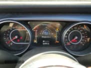 ✅ 2021 Jeep Gladiator Mojave • VIN: 1C6JJTEG6ML516867 • Lot: 61167125. Listed on Copart with 66,709 mi. Free auction sales archive from the USA and detailed vehicle history report at DreamBid. Image 9.