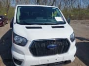 ✅ 2024 Ford Transit Passenger XL • VIN: 1FBAX2YG4RKA02384 • Lot: 41924074. Wystawiony na IAAI z przebiegiem 30 122 mil. Bezpłatny archiwum sprzedaży aukcyjnych z USA i szczegółowy raport historii pojazdu na DreamBid. Zdjęcie 12.