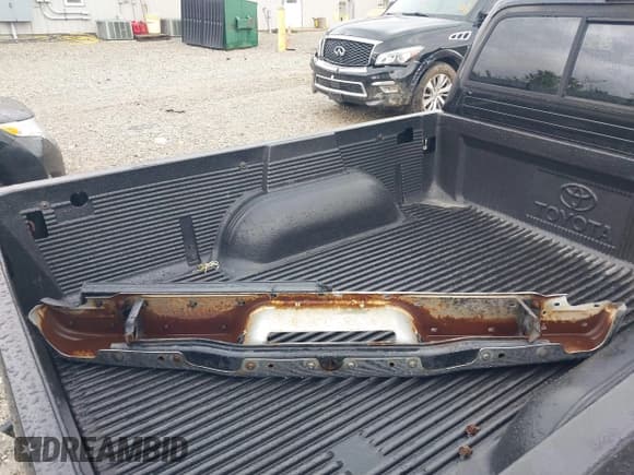 ✅ 2004 Toyota Tacoma • VIN: 5TEWN72N84Z353394 • Lot: 43134727. Wystawiony na IAAI z przebiegiem 181 040 mil. Bezpłatny archiwum sprzedaży aukcyjnych z USA i szczegółowy raport historii pojazdu na DreamBid. Zdjęcie 12.