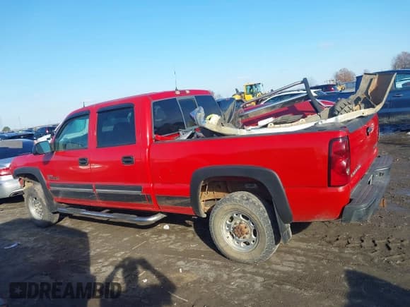✅ 2005 Chevrolet Silverado 2500HD LT • VIN: 1GCHK23275F851366 • Lot: 41112367. Wystawiony na IAAI z przebiegiem 300 934 mil. Bezpłatny archiwum sprzedaży aukcyjnych z USA i szczegółowy raport historii pojazdu na DreamBid. Zdjęcie 15.