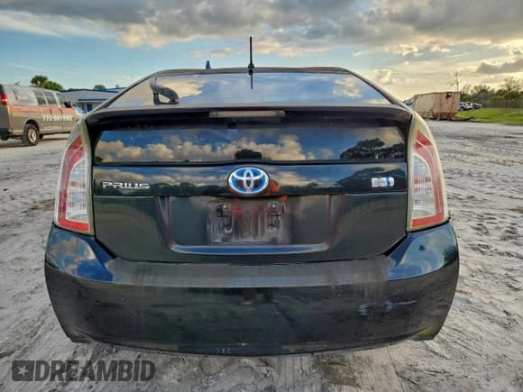 ✅ 2014 Toyota Prius Four • VIN: JTDKN3DU6E1744924 • Lot: 96581235. Wystawiony na Copart z przebiegiem 245 163 mil. Bezpłatny archiwum sprzedaży aukcyjnych z USA i szczegółowy raport historii pojazdu na DreamBid. Zdjęcie 6.