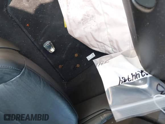 2016 Chevrolet Malibu Premier z VIN 1G1ZH5SX8GF227377, wystawiony jako IAAI lot #43244784 z przebiegiem 134 410 mil mil oraz . Historia ofert i sprzedaży dostępna na DreamBid. Obrazek 19.