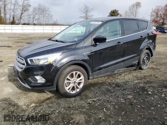 ✅ 2019 Ford Escape SE • VIN: 1FMCU9GD1KUA00613 • Lot: 92022385. Wystawiony na Copart z przebiegiem 99 552 mil. Bezpłatny archiwum sprzedaży aukcyjnych z USA i szczegółowy raport historii pojazdu na DreamBid. Zdjęcie 1.