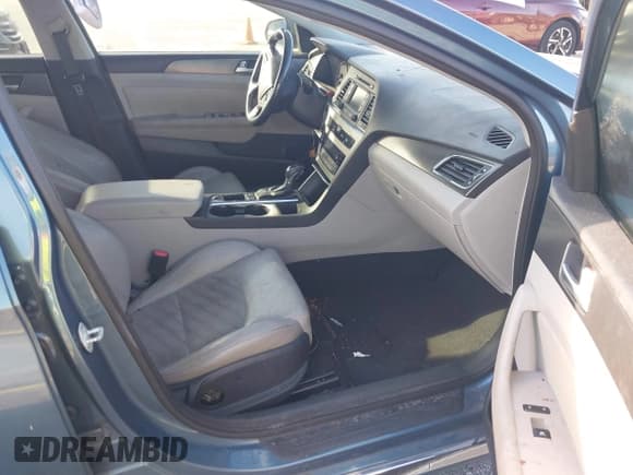 ✅ 2015 Hyundai Sonata Limited • VIN: 5NPE34AF7FH179687 • Лот: 43652809. Опубликован ранее на IAAI с пробегом 124 947 миль. Бесплатный доступ к архиву аукционных продаж из США и подробный отчёт об истории автомобиля на DreamBid. Изображение 5.