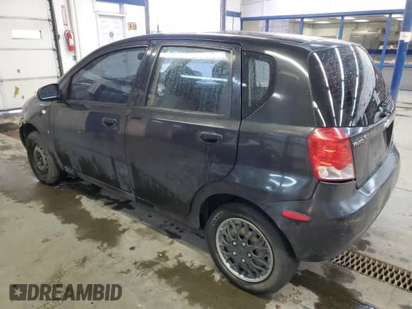 2008 Chevrolet Aveo LS z VIN KL1TD66698B222429, wystawiony jako Copart lot #41420055 z przebiegiem 177 539 mil mil oraz Szkoda całkowita • Salvage title. Historia ofert i sprzedaży dostępna na DreamBid. Obrazek 2.