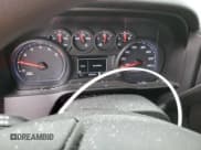 ✅ 2020 Chevrolet Silverado 1500 Custom • VIN: 3GCPWBEF4LG148917 • Lot: 74697514. Wystawiony na Copart z przebiegiem 62 279 mil. Bezpłatny archiwum sprzedaży aukcyjnych z USA i szczegółowy raport historii pojazdu na DreamBid. Zdjęcie 9.