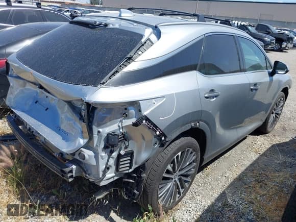 ✅ 2023 Lexus RX 350 • VIN: 2T2BAMBA6PC021384 • Lot: 41922467. Wystawiony na IAAI z przebiegiem 16 867 mil. Bezpłatny archiwum sprzedaży aukcyjnych z USA i szczegółowy raport historii pojazdu na DreamBid. Zdjęcie 4.