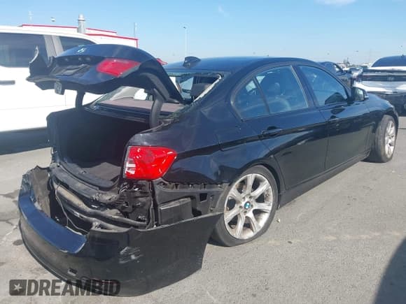 ✅ 2015 BMW 3 Series 320i • VIN: WBA3B1G52FNT06334 • Лот: 43598807. Опубликован ранее на IAAI с пробегом 65 920 миль. Бесплатный доступ к архиву аукционных продаж из США и подробный отчёт об истории автомобиля на DreamBid. Изображение 4.