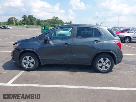 ✅ 2020 Chevrolet Trax LS • VIN: 3GNCJKSB1LL129013 • Lot: 42991541. Wystawiony na IAAI z przebiegiem 132 411 mil. Bezpłatny archiwum sprzedaży aukcyjnych z USA i szczegółowy raport historii pojazdu na DreamBid. Zdjęcie 14.