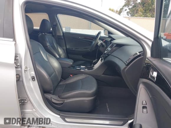 ✅ 2011 Hyundai Sonata Limited • VIN: 5NPEC4AB9BH162218 • Lot: 43682255. Listed on IAAI with 198,955 mi. Free auction sales archive from the USA and detailed vehicle history report at DreamBid. Image 5.