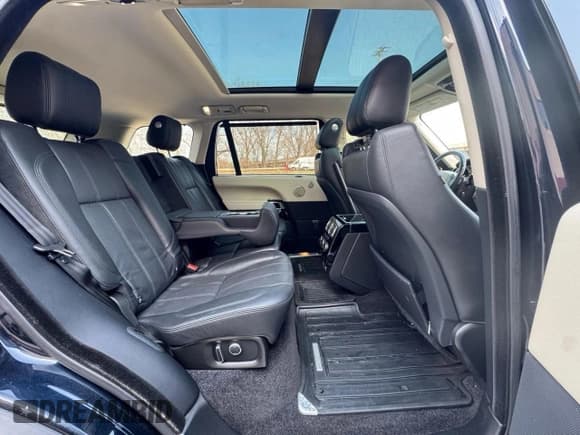 ✅ 2016 Land Rover Range Rover • VIN: SALGS3EF3GA27214 • Лот: 72090535. Опубликован ранее на Copart с пробегом 130 965 миль. Бесплатный доступ к архиву аукционных продаж из США и подробный отчёт об истории автомобиля на DreamBid. Изображение 6.