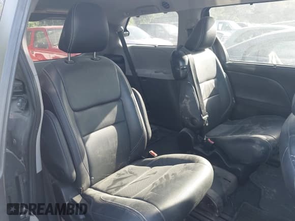 ✅ 2015 Toyota Sienna SE • VIN: 5TDXK3DC3FS684448 • Лот: 42629958. Опубликован ранее на IAAI с пробегом 125 645 миль. Бесплатный доступ к архиву аукционных продаж из США и подробный отчёт об истории автомобиля на DreamBid. Изображение 8.